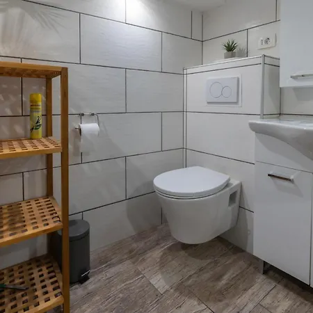 Ferienhaus Vrsnik Hideaway *