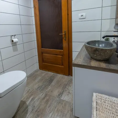 Vrsnik Hideaway