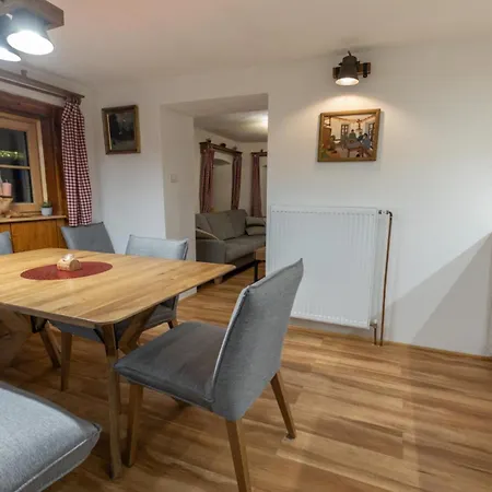 Počitniška hiša Vrsnik Hideaway *