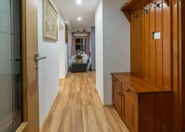 Vrsnik Hideaway Tatil Evi