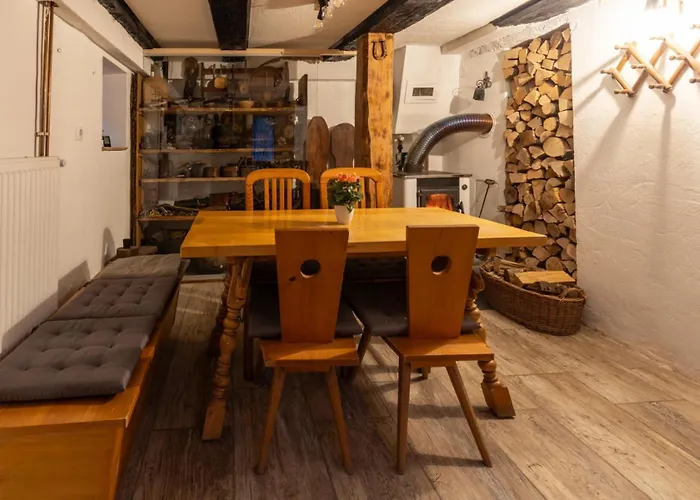 Vrsnik Hideaway Tatil Evi *